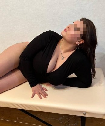 Живу в Москве, и с удовольствием встречаюсь с щедрыми и воспитанными мужчинами. Я готова предложить тебе эмоциональный отдых, насыщенный пикантными моментами и незабываемыми ощущениями. В моих услугах включено все, чтобы ты почувствовал себя особенным и удовлетворенным. Уютная обстановка, профессиональный массаж, разнообразные игрушки и ролевые игры - все это ждет тебя, чтобы порадовать и удивить в Москве. Мои клиенты оставляют только положительные отзывы, ведь я знаю, как создать незабываемый опыт и удовлетворить самые сокровенные желания. Глядя на мои фото, ты уже можешь представить, насколько сладким и увлекательным будет наше свидание. Жду тебя! 💋💕 Женя